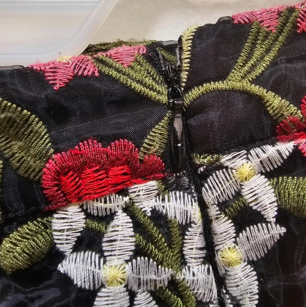 Lucy Paris Chic Floral Embroidered A-line Skirt - Picture 5 of 7